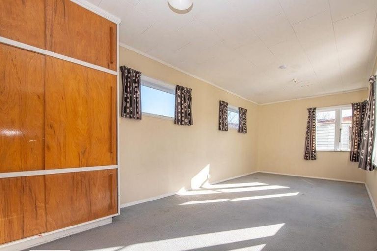 Photo of property in 152 Main Road, Wainuiomata, Lower Hutt, 5014