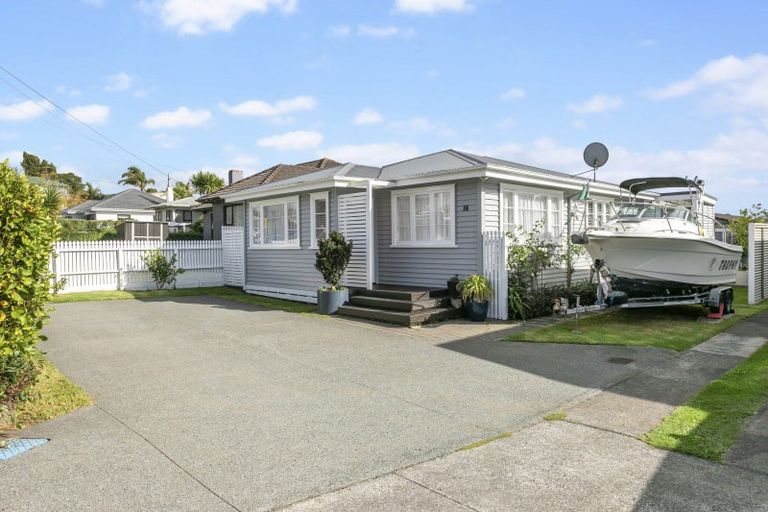 Photo of property in 1/18 Church Road, Mangere Bridge, Auckland, 2022