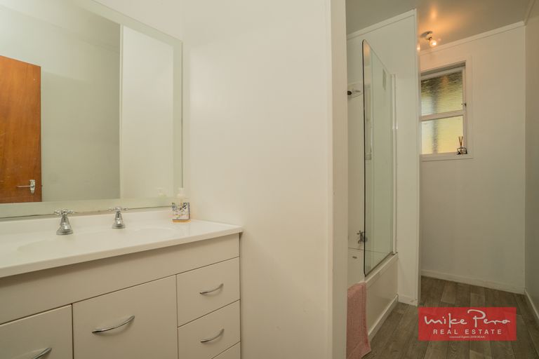 Photo of property in 5a Warwick Avenue, St Andrews, Hamilton, 3200