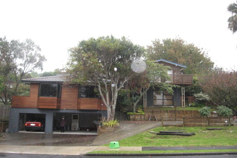 Photo of property in 35 Castleton Drive, Howick, Auckland, 2014