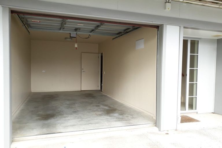 Photo of property in Monterey Apartments, 19/232 Middleton Road, Glenside, Wellington, 6037