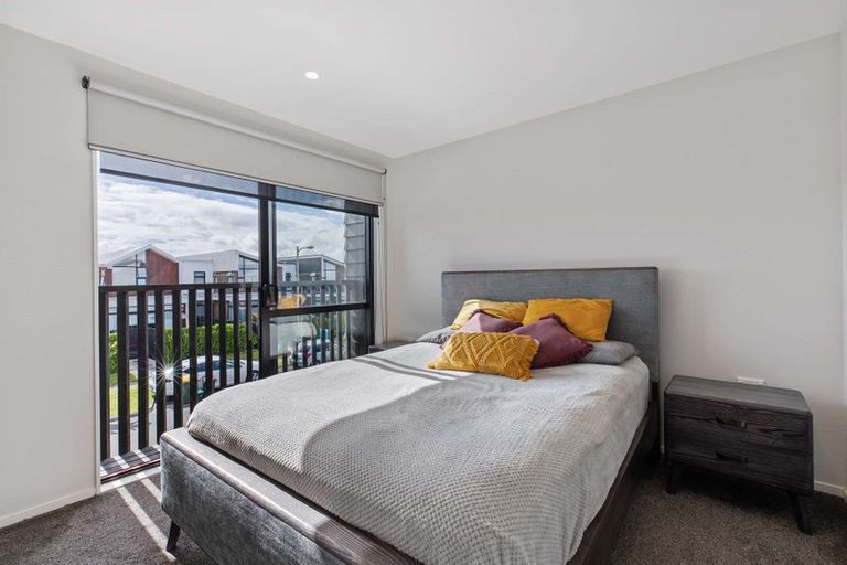 Photo of property in 2 Courage Road, Papakura, 2110