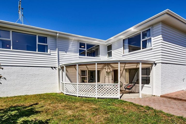 Photo of property in 16b Saint Edmund Crescent, Tawa, Wellington, 5028