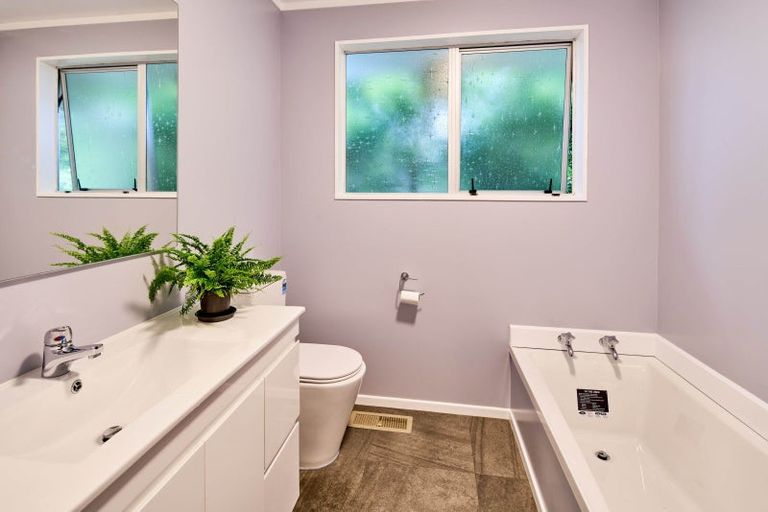 Photo of property in 44 Westhaven Drive, Tawa, Wellington, 5028