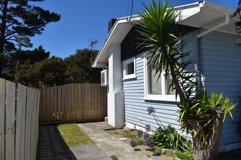 Photo of property in 25 Amundsen Grove, Stokes Valley, Lower Hutt, 5019