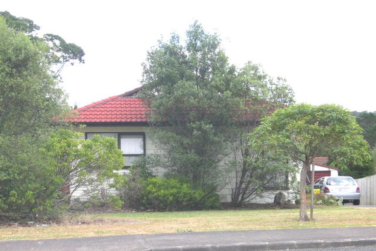 Photo of property in 104 Spinella Drive, Bayview, Auckland, 0629