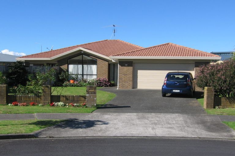 Photo of property in 8 Paradise Place, Pakuranga Heights, Auckland, 2010