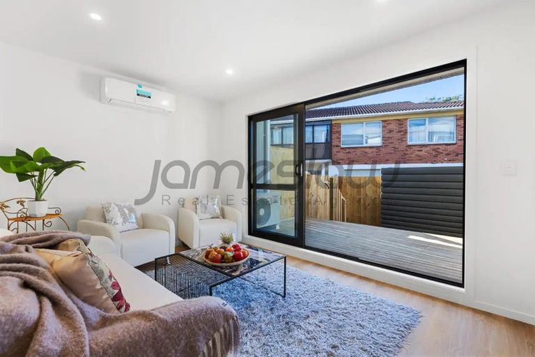 Photo of property in 5/5 Chevis Place, Pakuranga, Auckland, 2010