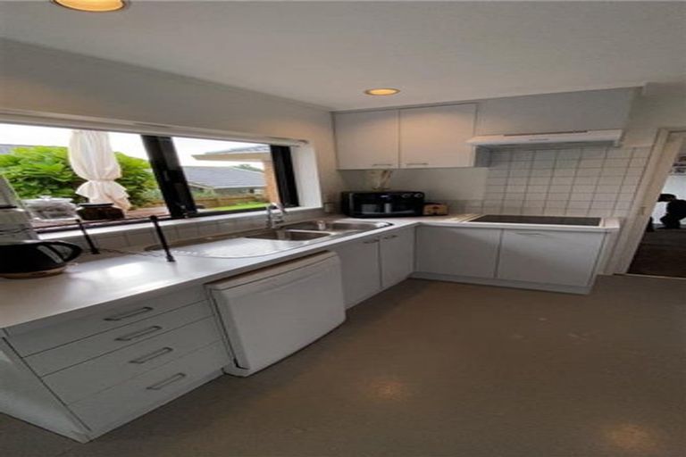 Photo of property in 10 Orangewood Drive, Northpark, Auckland, 2013