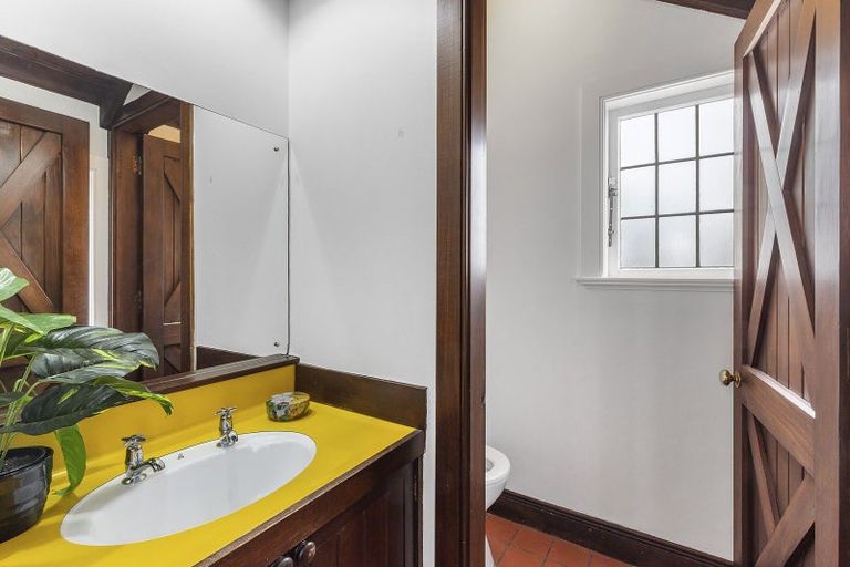 Photo of property in 242b Tinakori Road, Thorndon, Wellington, 6011