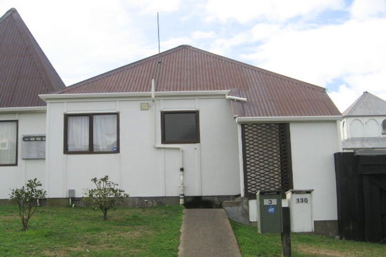 Photo of property in 130 Akaroa Drive, Maupuia, Wellington, 6022