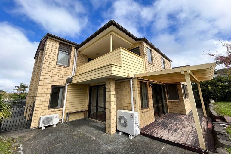 Photo of property in 28 Waimanu Bay Drive, Te Atatu Peninsula, Auckland, 0610