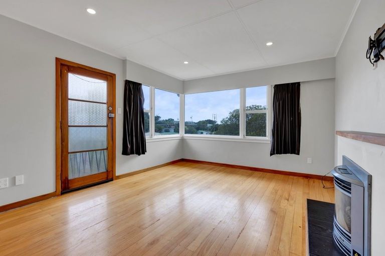 Photo of property in 8 Penrith Street, Westown, New Plymouth, 4310
