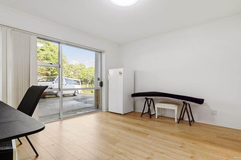 Photo of property in 8 Skyla Place, Massey, Auckland, 0614