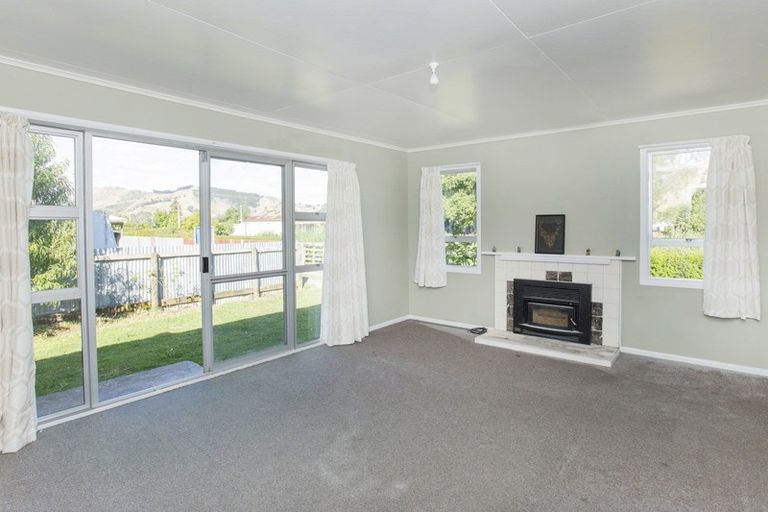 Photo of property in 18 Library Road, Te Karaka, 4022
