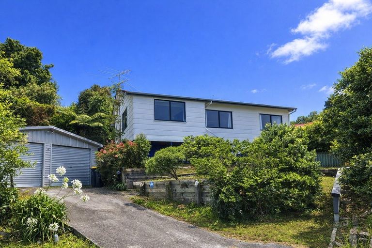 Photo of property in 2 Garboard Lane, Whitby, Porirua, 5024