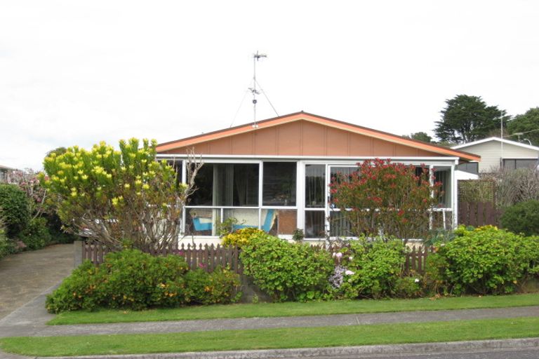 Photo of property in 13 Culzean Grove, Bell Block, New Plymouth, 4312