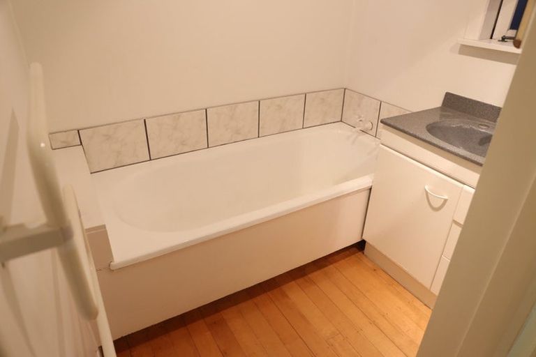 Photo of property in 3/16 Fowler Street, Northcote, Auckland, 0627