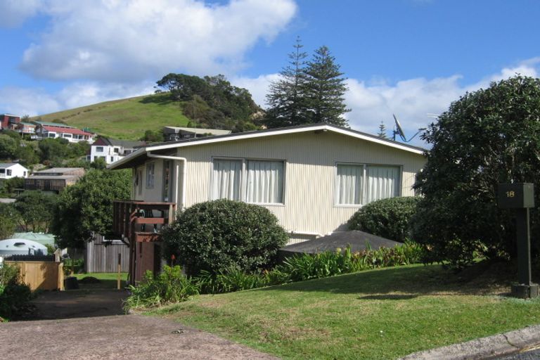 Photo of property in 18 Du Fresne Place, Russell, 0202