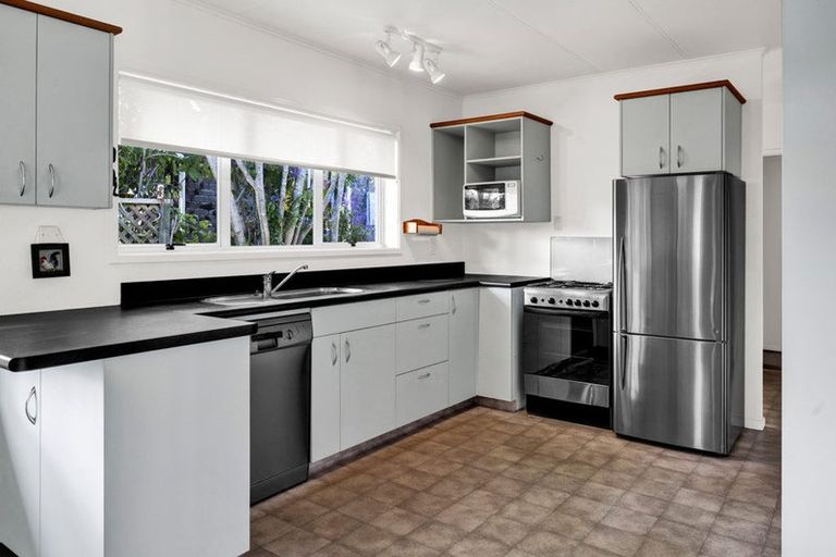 Photo of property in 30 Truby King Street, Merrilands, New Plymouth, 4312