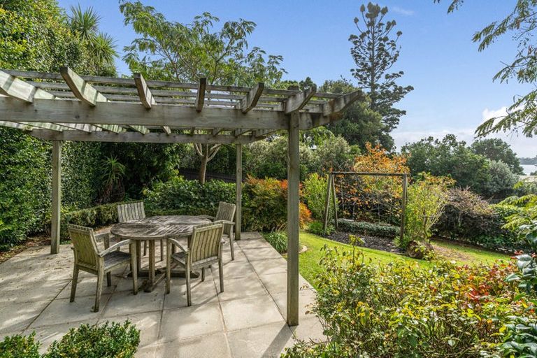 Photo of property in 2/29 Pupuke Road, Takapuna, Auckland, 0622