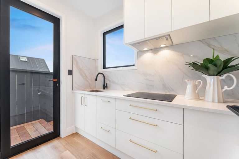 Photo of property in 36 Streamview Way, Long Bay, 0792