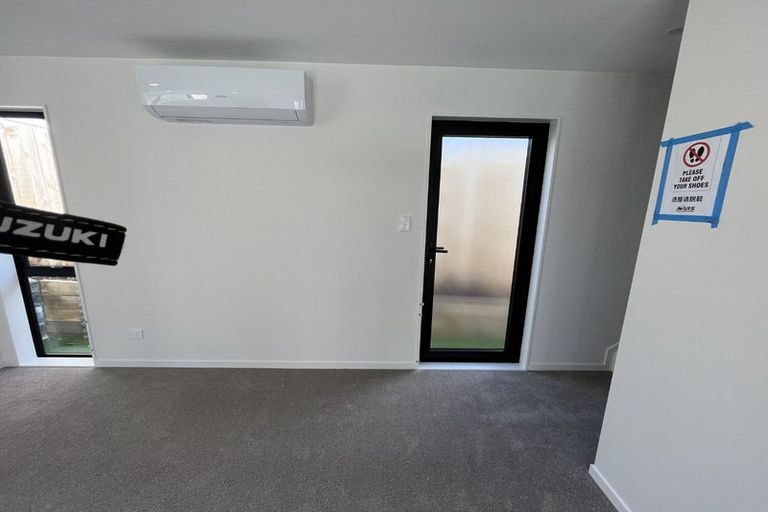 Photo of property in 5/535 Swanson Road, Ranui, Auckland, 0612