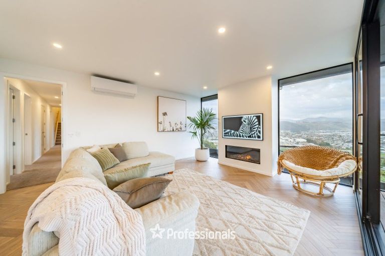 Photo of property in 37 Percy Kinsman Crescent, Riverstone Terraces, Upper Hutt, 5018