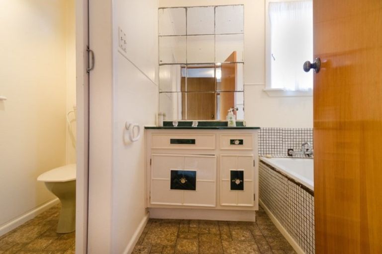 Photo of property in 25 Domain Crescent, Muriwai, Waimauku, 0881