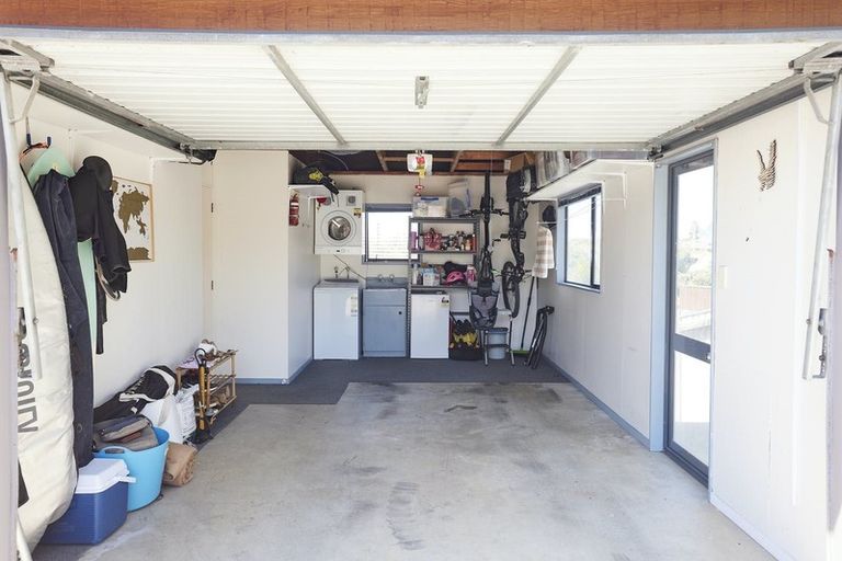 Photo of property in 68 Tarahua Road, Welbourn, New Plymouth, 4310