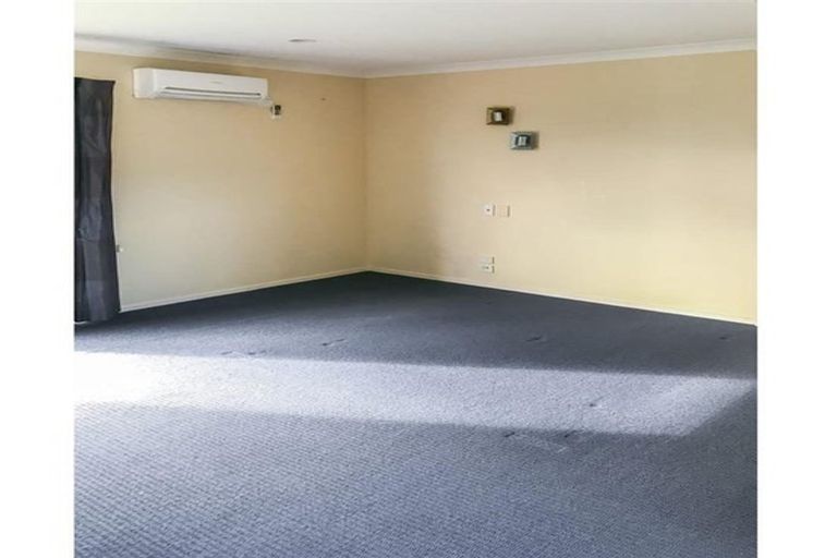 Photo of property in 10 Michael Bosher Way, Flat Bush, Auckland, 2019
