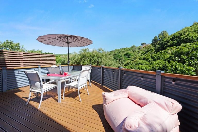 Photo of property in 124b The Ridgeway, Mornington, Wellington, 6021