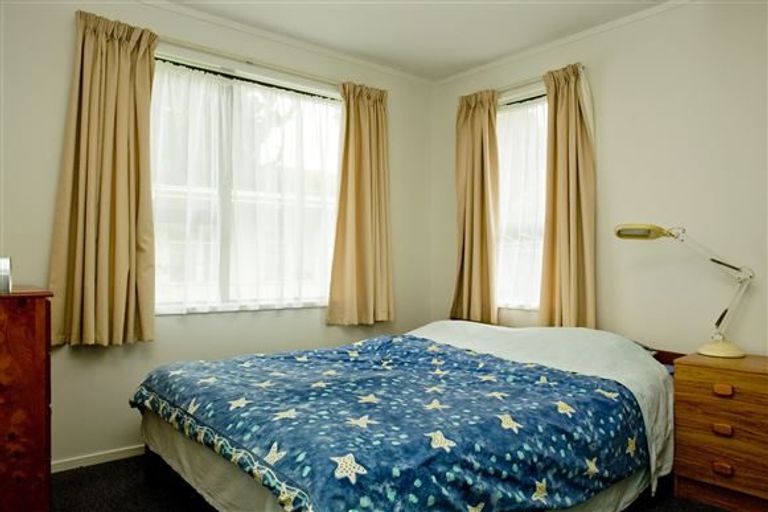 Photo of property in 19 Benita Place, Sunnyvale, Auckland, 0612