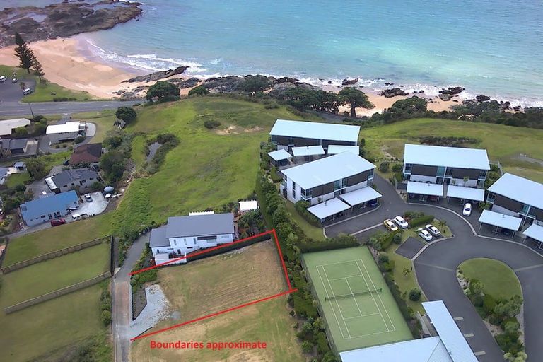 Photo of property in 10 Dudley Crescent, Cable Bay, 0420