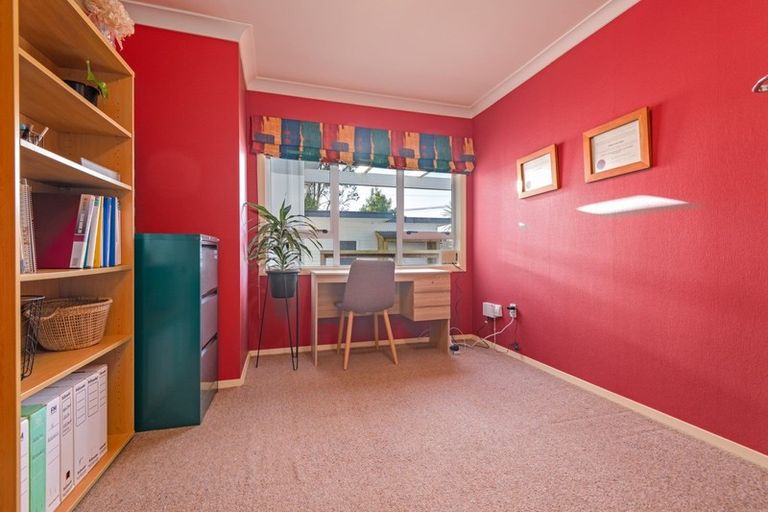 Photo of property in 87 Atawhai Road, Fitzherbert, Palmerston North, 4410