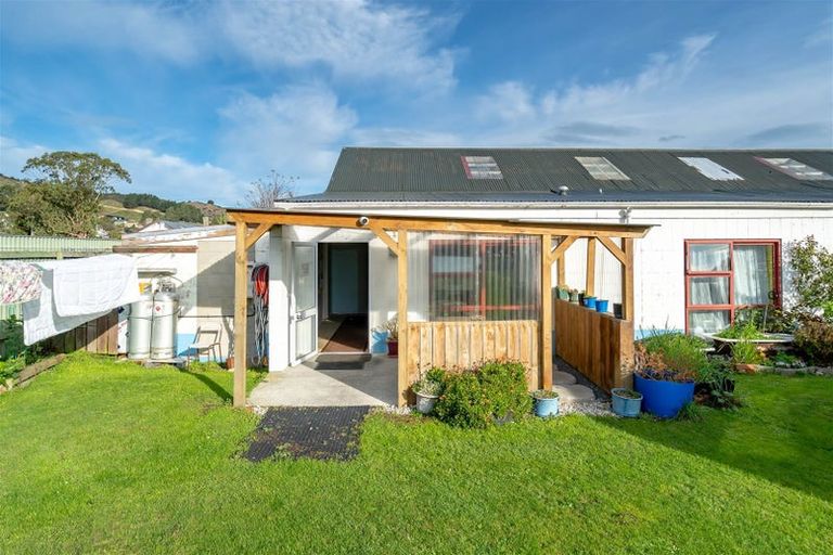 Photo of property in 20 Water Street, Kaitangata, 9210