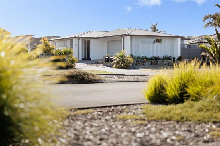 Photo of property in 69 The Boulevard, Papamoa Beach, Papamoa, 3118