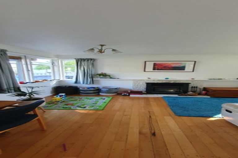 Photo of property in 11 Main Street, Greytown, 5712