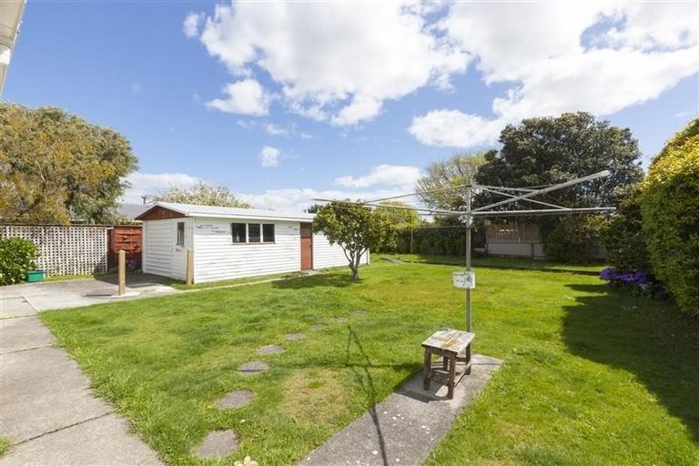 Photo of property in 4 Oriwa Street, Waikanae, 5036