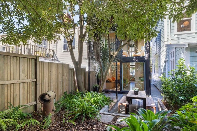Photo of property in 108 Aro Street, Aro Valley, Wellington, 6021