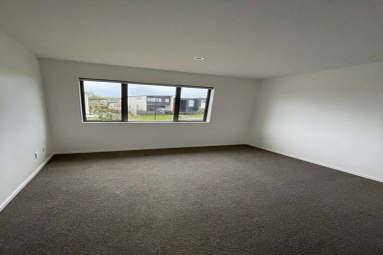 Photo of property in 1 Kokonga Lane, Silverdale, 0932