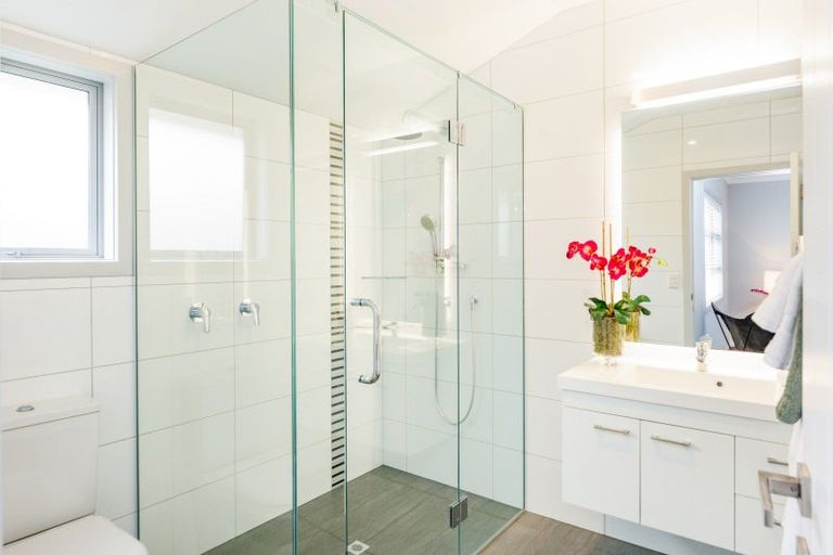 Photo of property in 1 Montgomery Terrace, Hokowhitu, Palmerston North, 4410