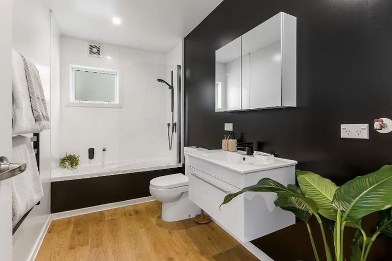 Photo of property in 77a Roseberry Avenue, Birkenhead, Auckland, 0626