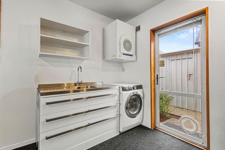 Photo of property in 2/3 Creyke Road, Ilam, Christchurch, 8041