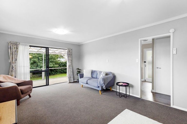 Photo of property in 2/7 Norana Road, Maoribank, Upper Hutt, 5018