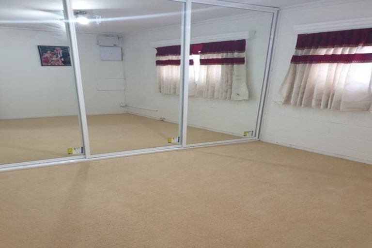 Photo of property in 24 Keegan Drive, Massey, Auckland, 0614