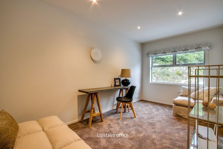 Photo of property in 16 Hornsey Road, Bluff Hill, Napier, 4110