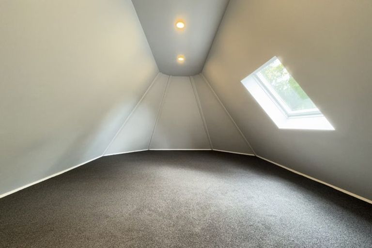 Photo of property in 14 Amreins Road, Waitakere, Henderson, 0782