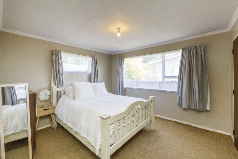 Photo of property in 20 Newton Place, Westbrook, Palmerston North, 4412