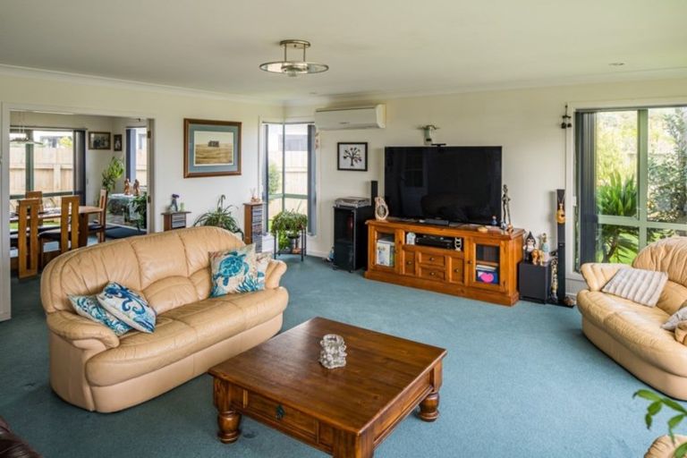 Photo of property in 4 Seascape View, Paremata, Porirua, 5024